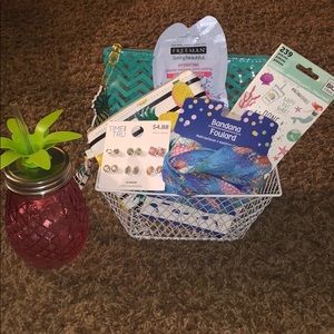 All things PINEAPPLES and HYDRATION basket